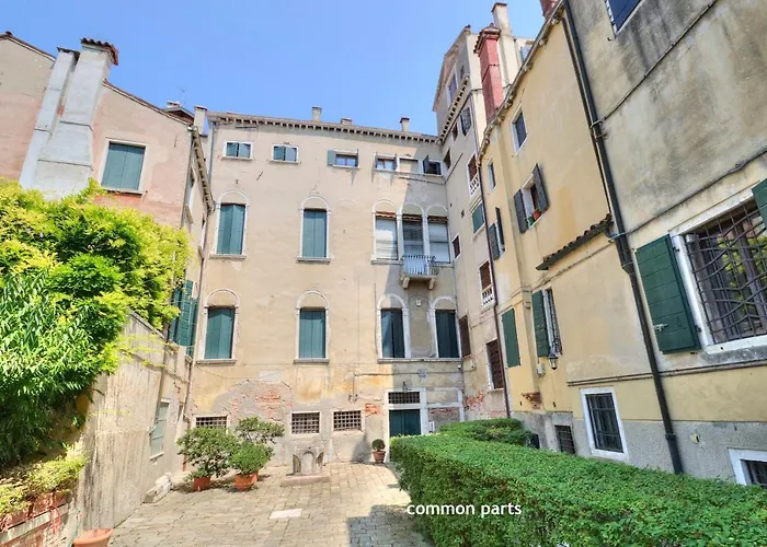 Tribuno Grand Canal Apartment *